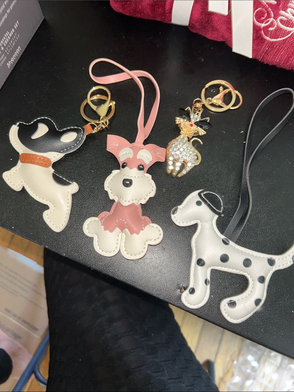 Cat & Dog Key & Card Holder Charm  
Price is for one you can choose